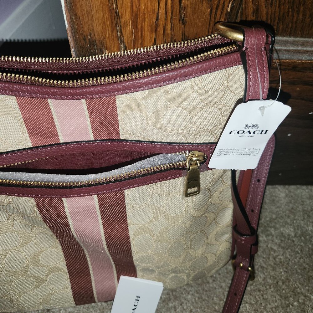 NWT Signature Coach Chaise Khaki Jacquard & Wine Leather Purse - Picture 13 of 14
